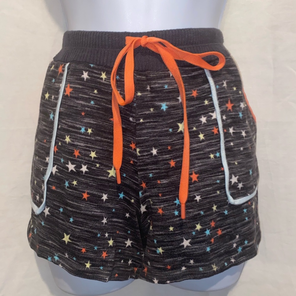 Women’s size 4-6 SECRET TREASURES sleep shorts